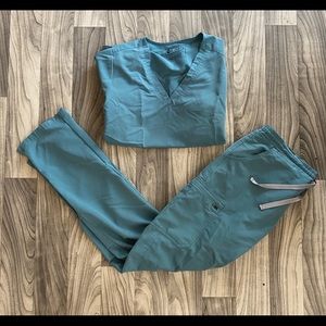 Figs Hydrogreen scrub set